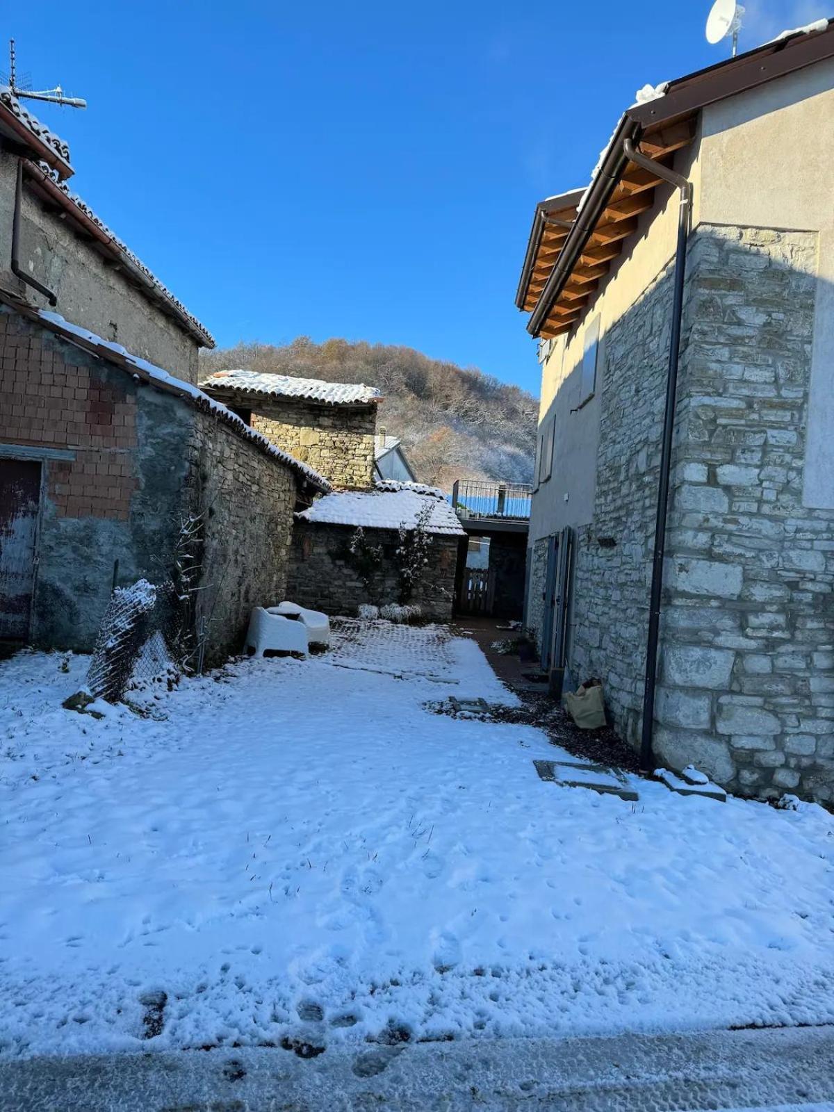 Villa Casa Del Giglio A Cadelmonte Valle  Esterno foto