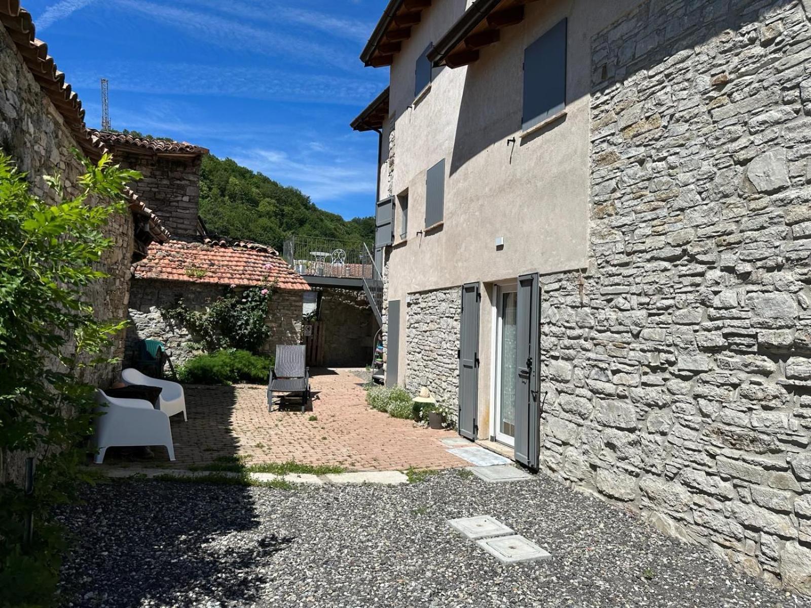 Villa Casa Del Giglio A Cadelmonte Valle  Esterno foto
